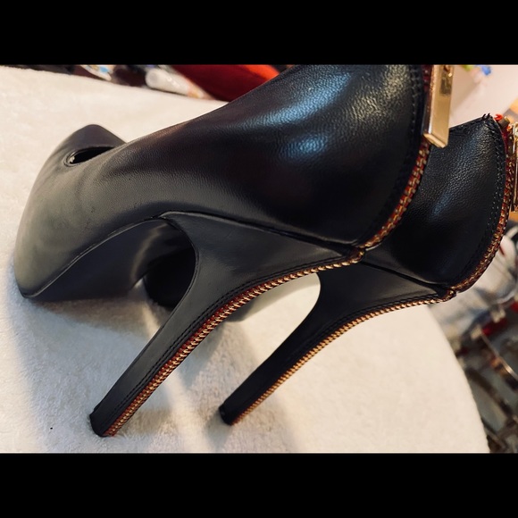 Brand New Sexy Zipper Back Heels by STEVE MADDEN - Box 32 - Picture 5 of 8